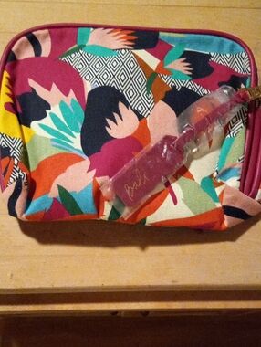 Estee Lauder Cosmetic Pouch with Leather Zip Pull Port Of Call Collection Bali